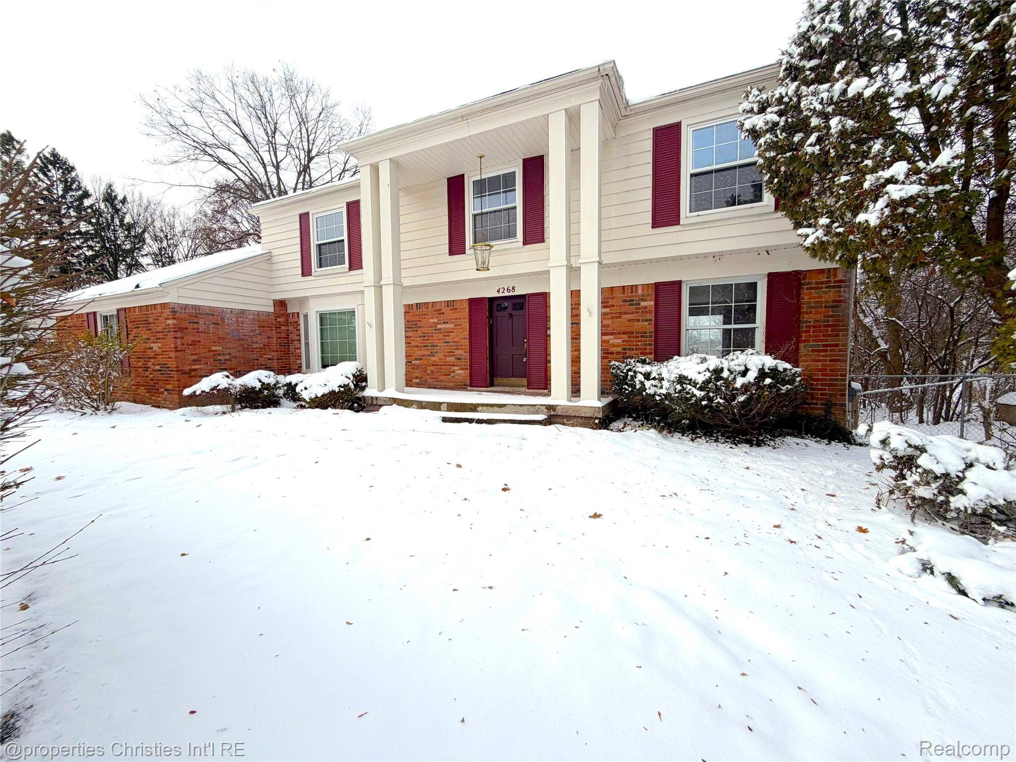 Bloomfield, MI 48302,4268 Covered Bridge RD