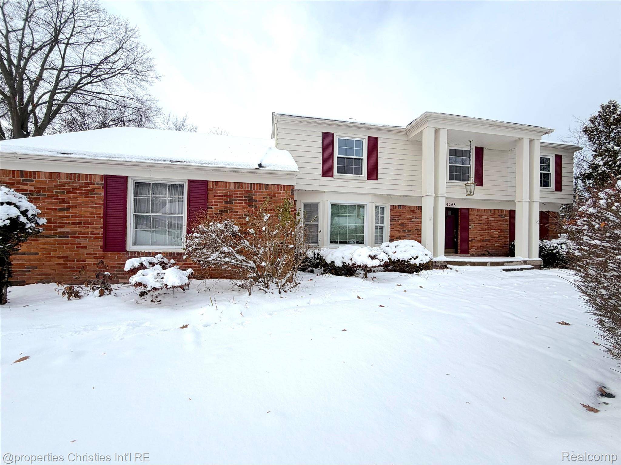 Bloomfield, MI 48302,4268 Covered Bridge RD