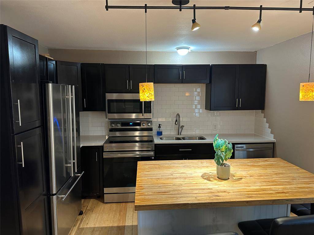 Whitesboro, TX 76273,104 W South Street