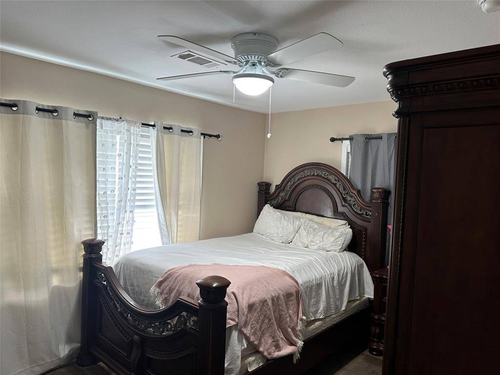 Whitesboro, TX 76273,104 W South Street