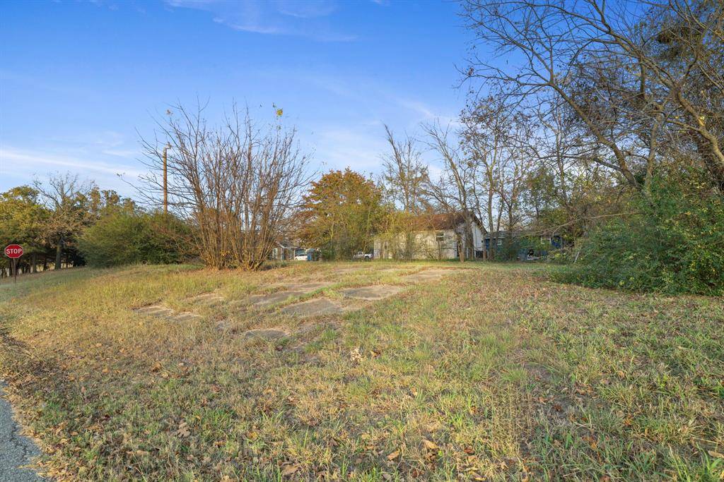 Denison, TX 75020,930 N Mirick Avenue