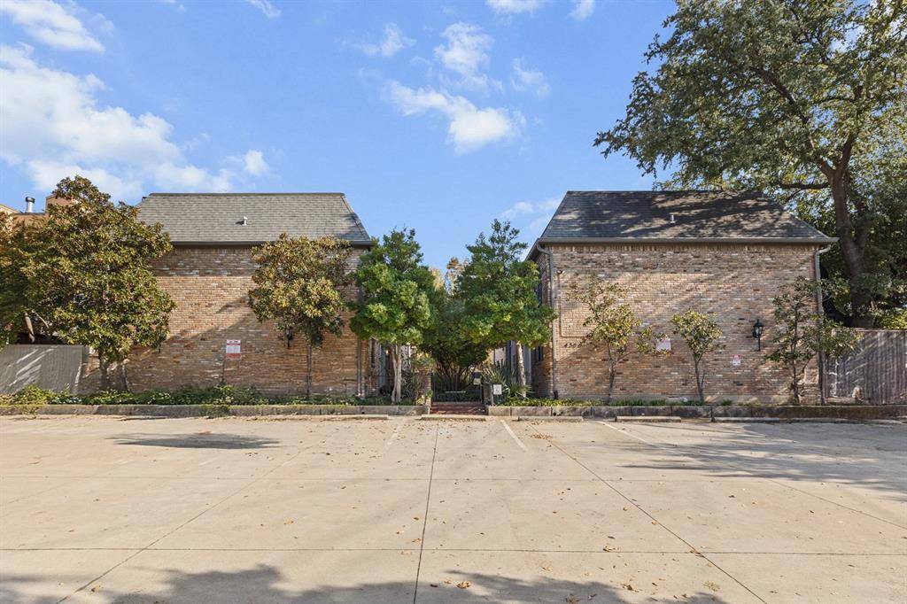 Dallas, TX 75205,4306 Buena Vista Street #102B