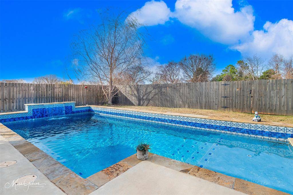 Benton, LA 71006,327 Newport Lane