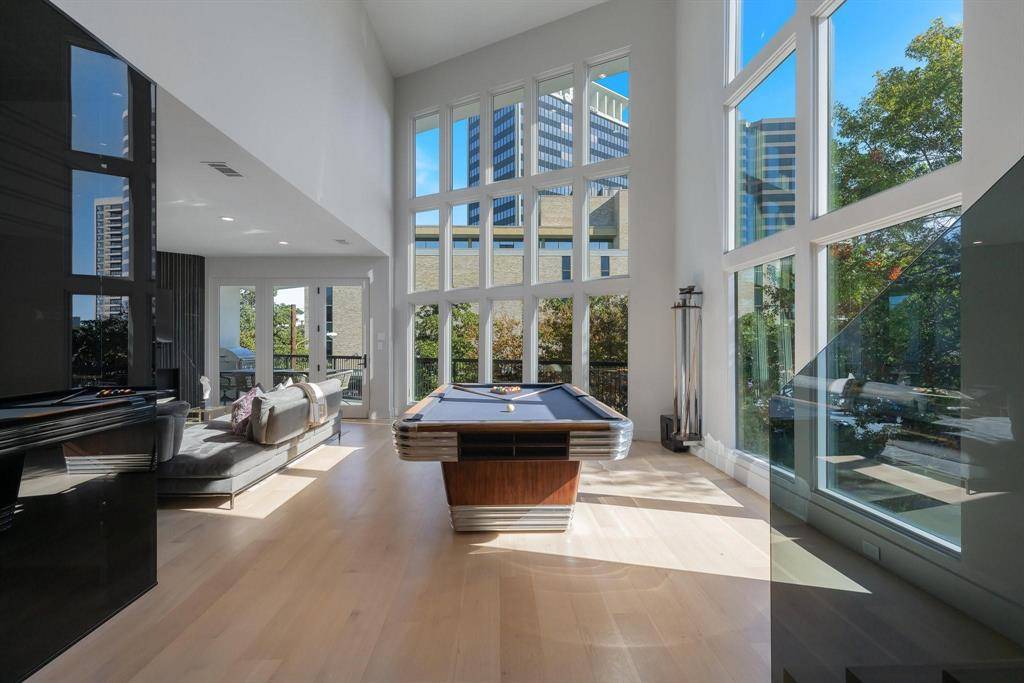 Dallas, TX 75219,3731 Gilbert Avenue #3