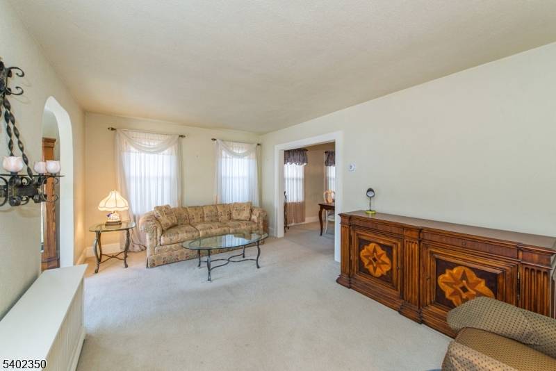 West Caldwell Twp., NJ 07006,31 Gray St