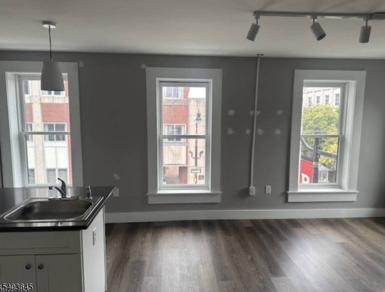 Newark City, NJ 07102,116 Washington St #3D