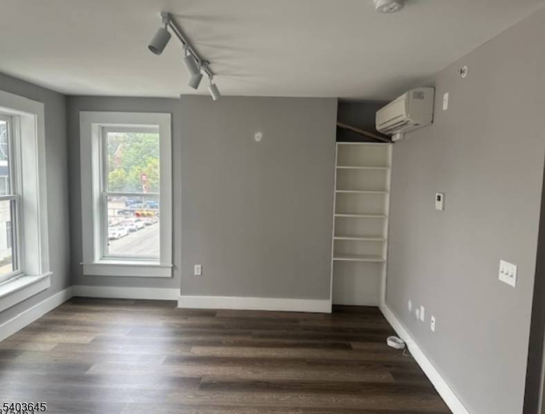 Newark City, NJ 07102,116 Washington St #3D