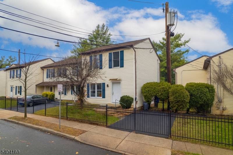 Newark City, NJ 07103,71 16th Ave #104