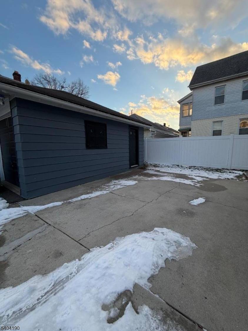 Elizabeth City, NJ 07202,746 Murray St #1