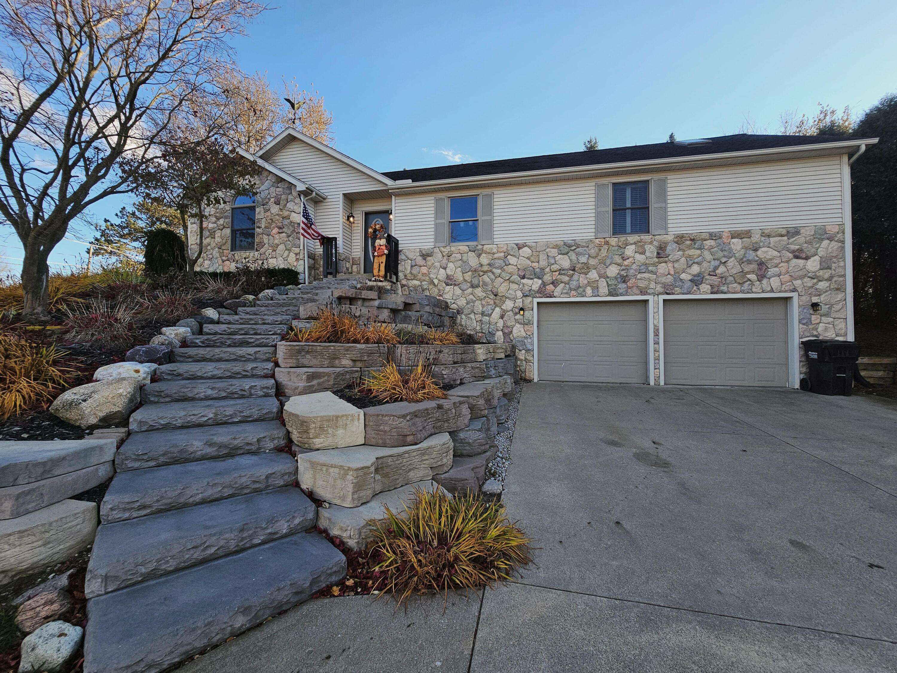 Jerome, MI 49249,11815 N Lake Side DR