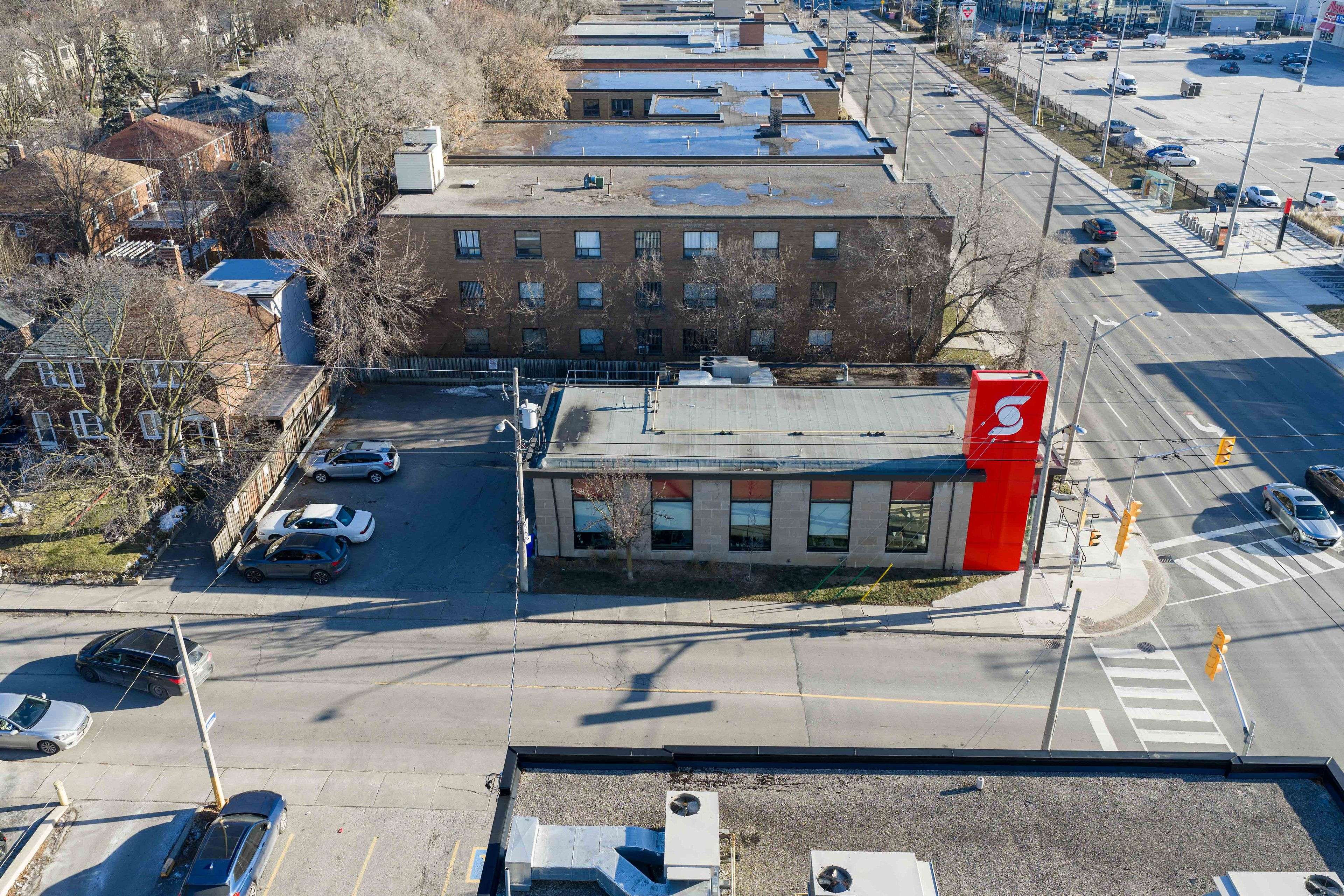 Toronto C11, ON M4G 2L2,880 Eglinton AVE E