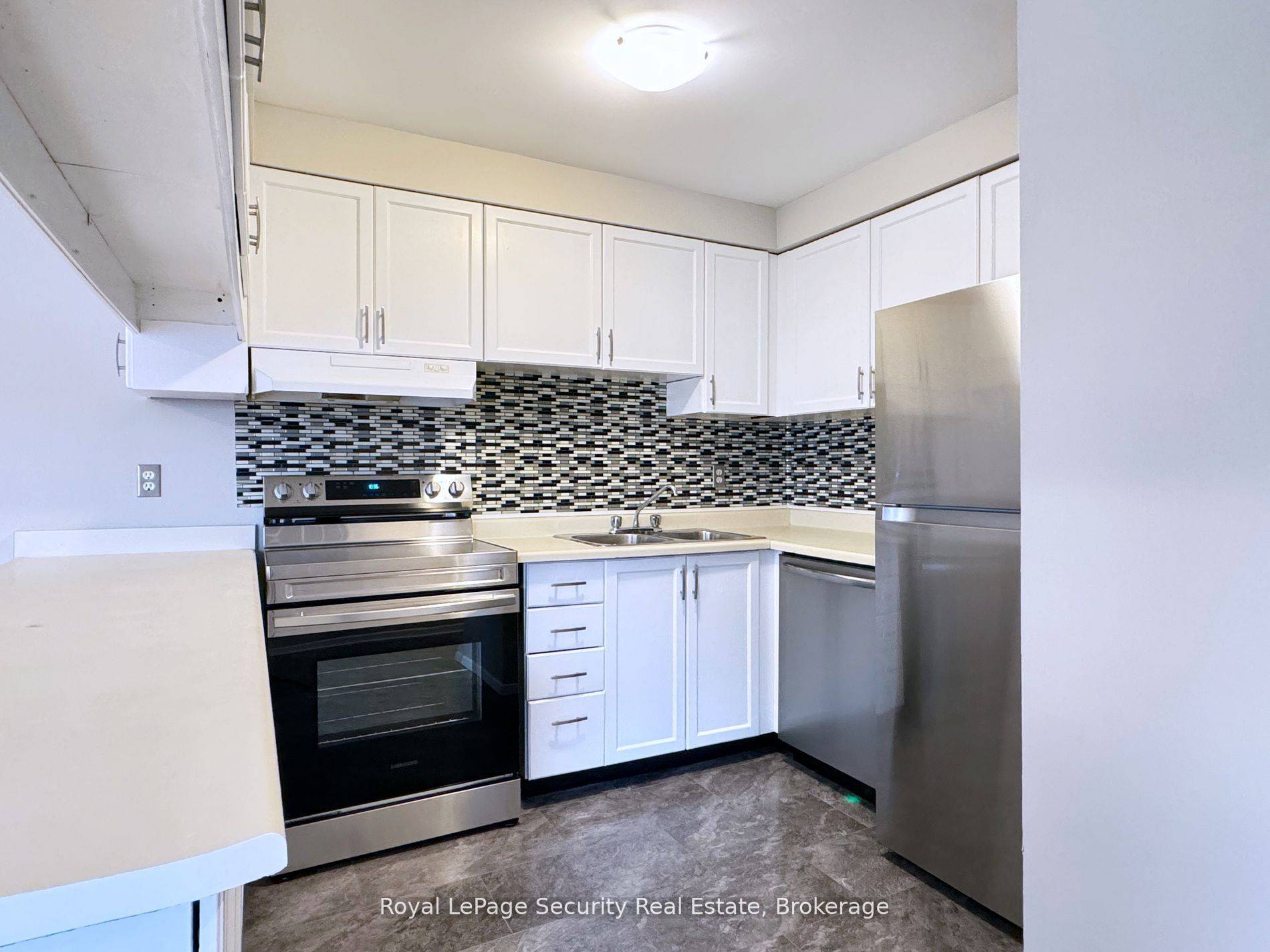 Toronto C03, ON M6C 1B1,696 St Clair AVE W #304