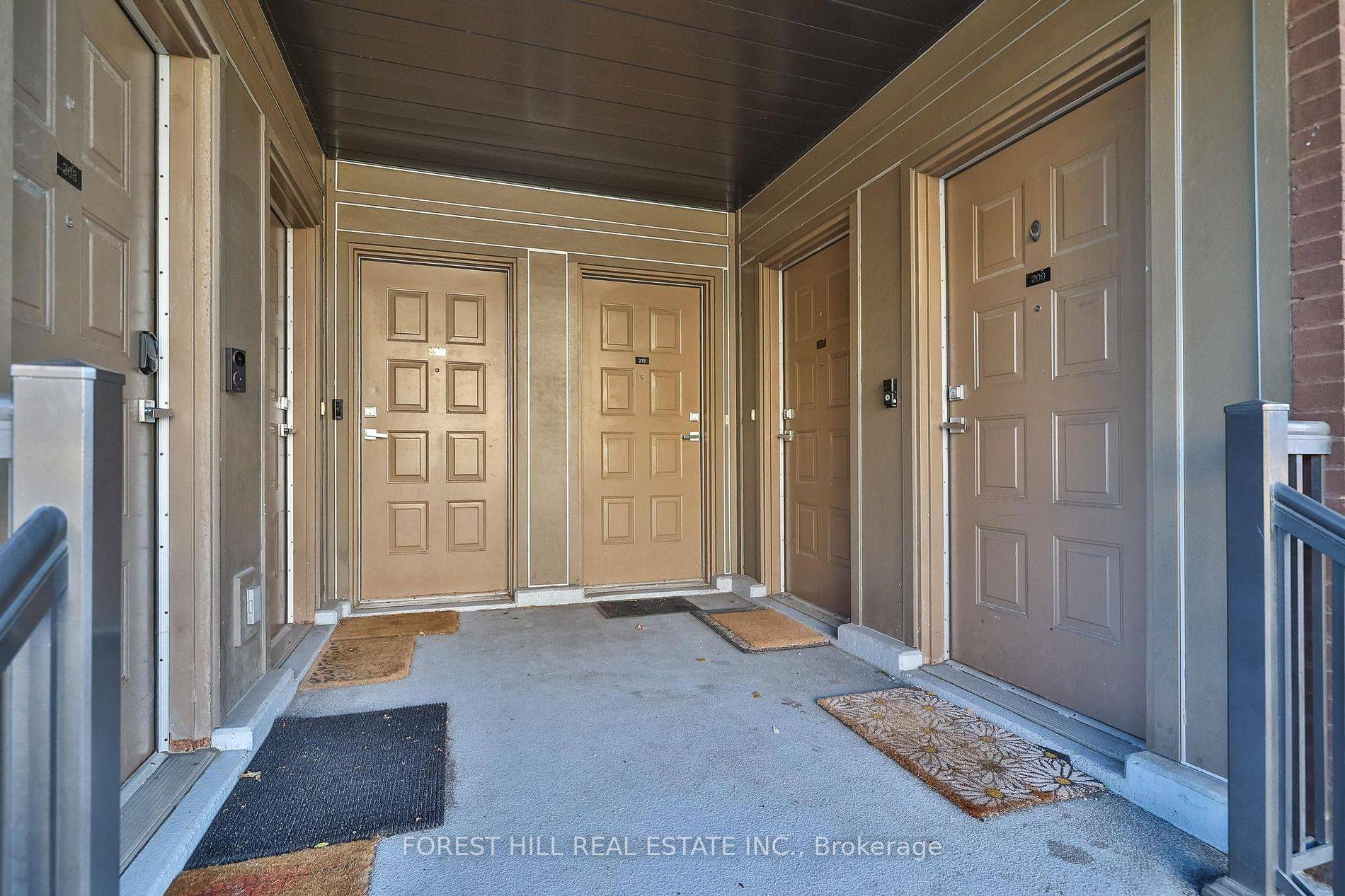 Toronto C04, ON M6A 1A9,639 Lawrence AVE W #318