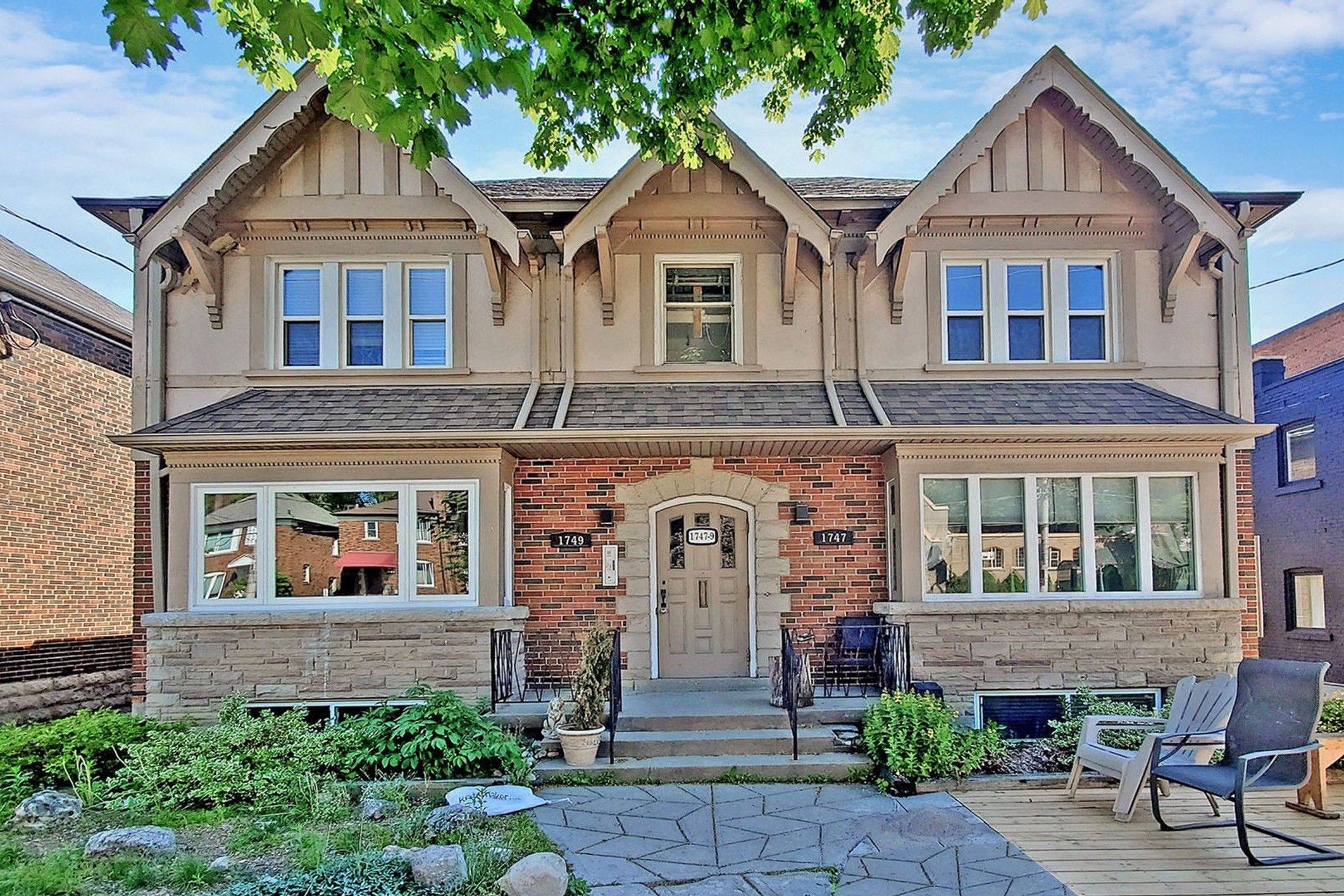 Toronto C11, ON M4G 3C5,1747 Bayview AVE #Upper