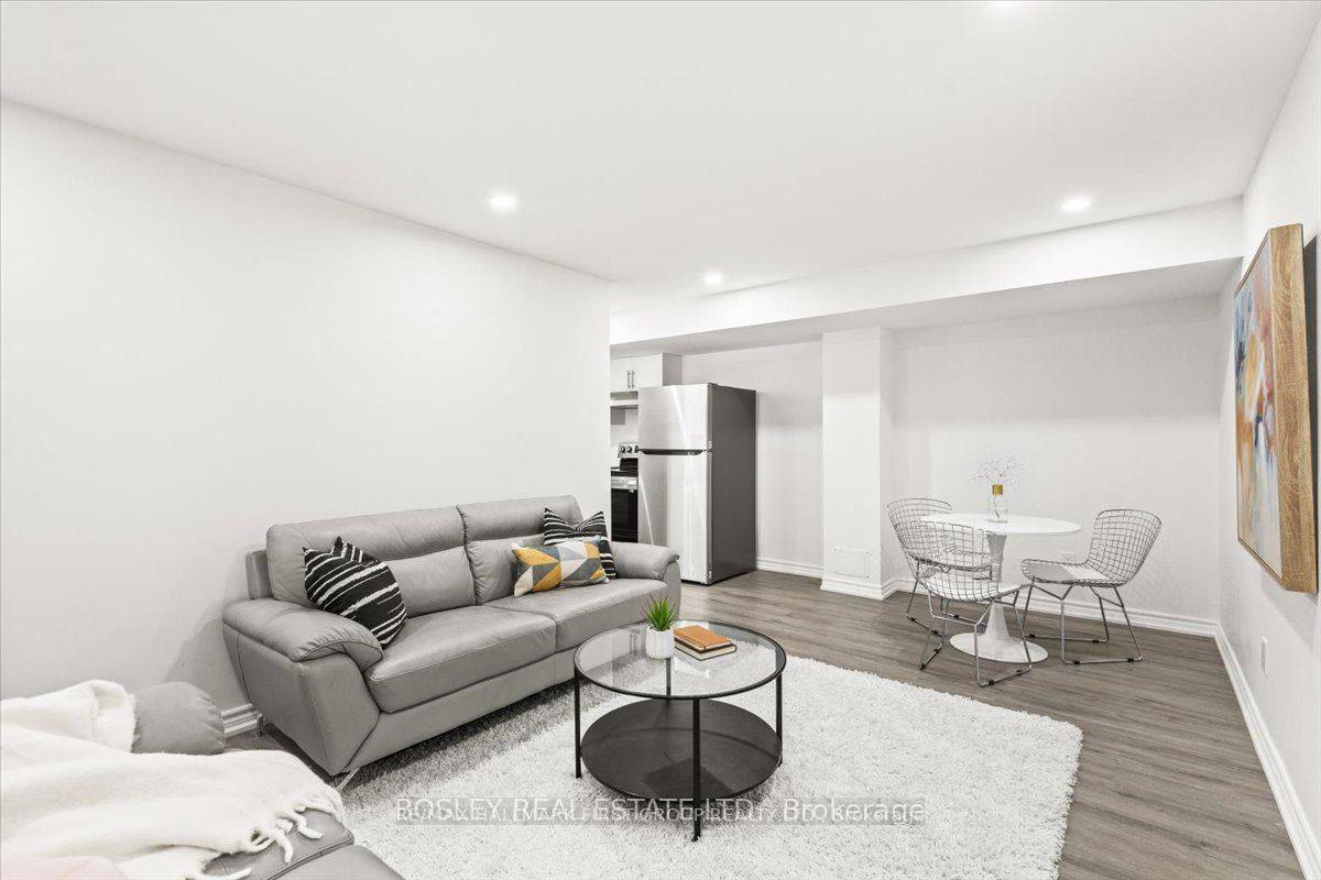 Whitby, ON L1P 0J9,14 Mulgrave ST #Basement