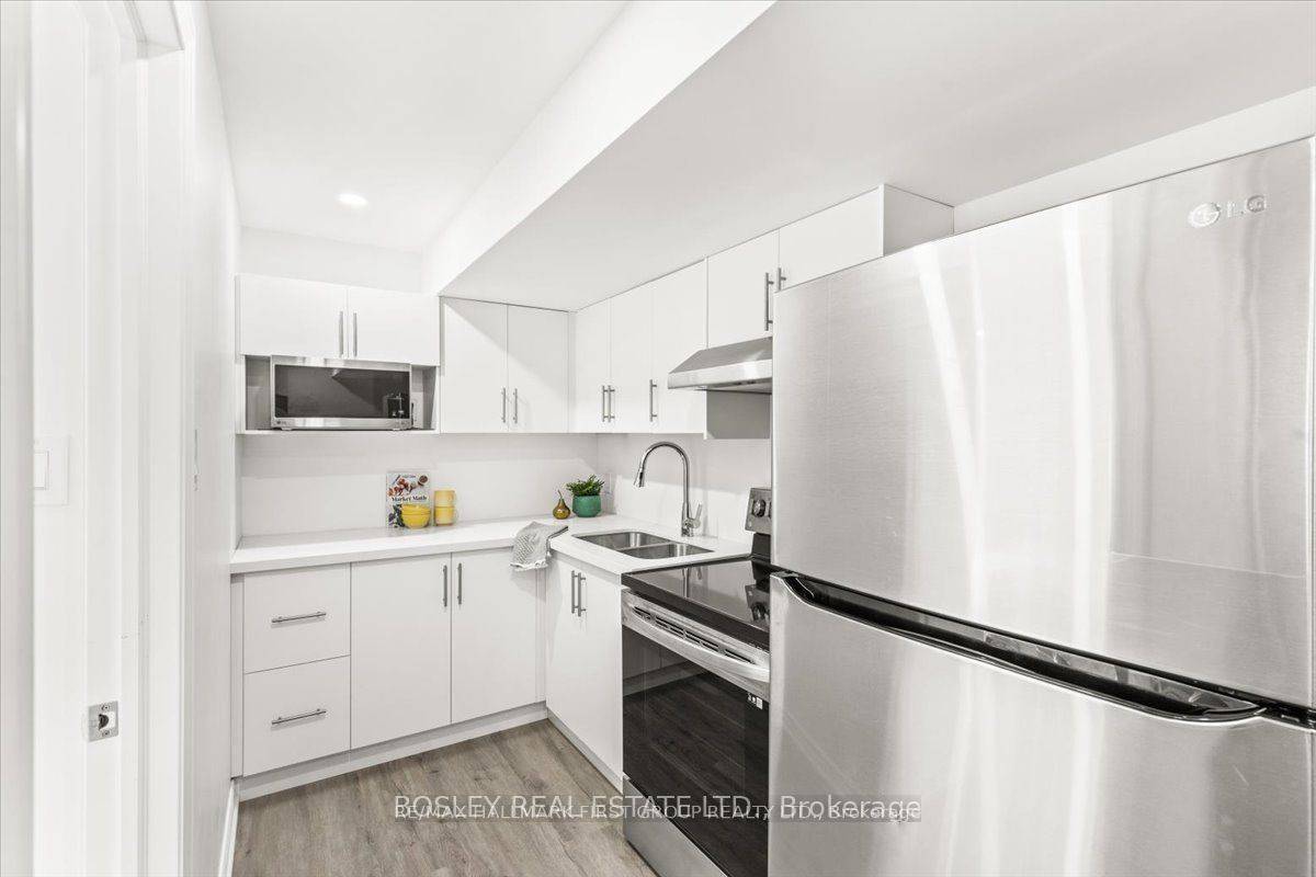 Whitby, ON L1P 0J9,14 Mulgrave ST #Basement