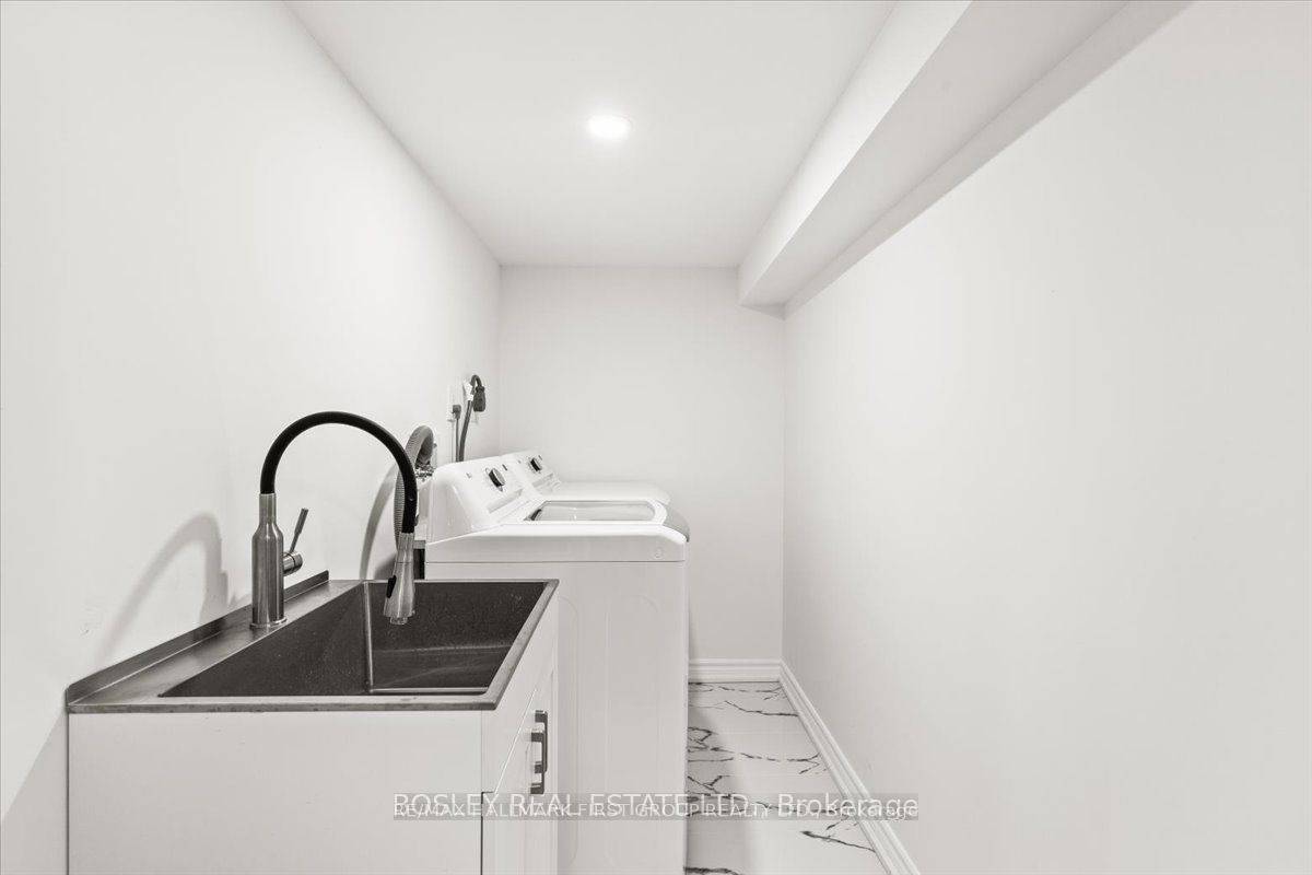 Whitby, ON L1P 0J9,14 Mulgrave ST #Basement