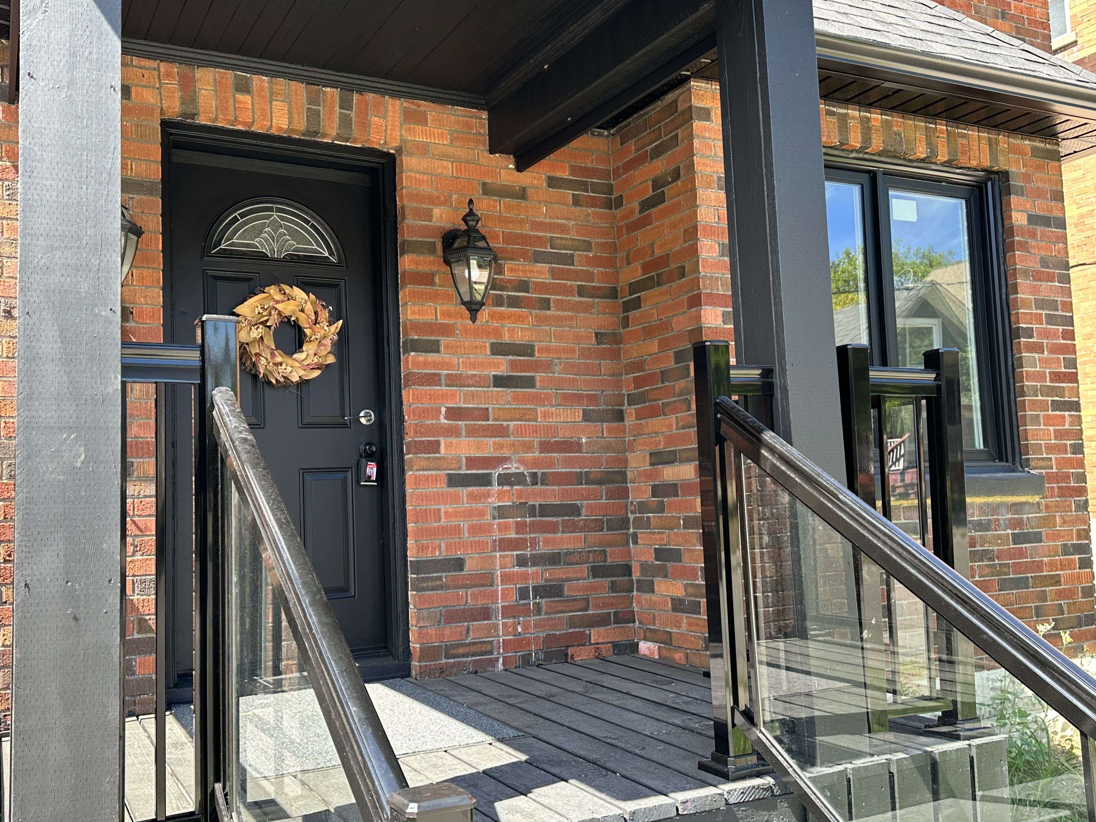 Oshawa, ON L1G 4Z4,210 Dearborn AVE