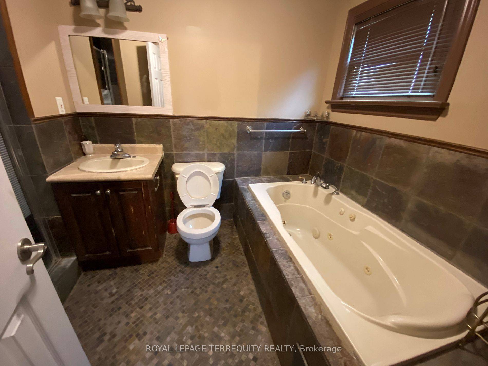 Toronto E05, ON M1T 1N9,5 Abbotsfield Gate