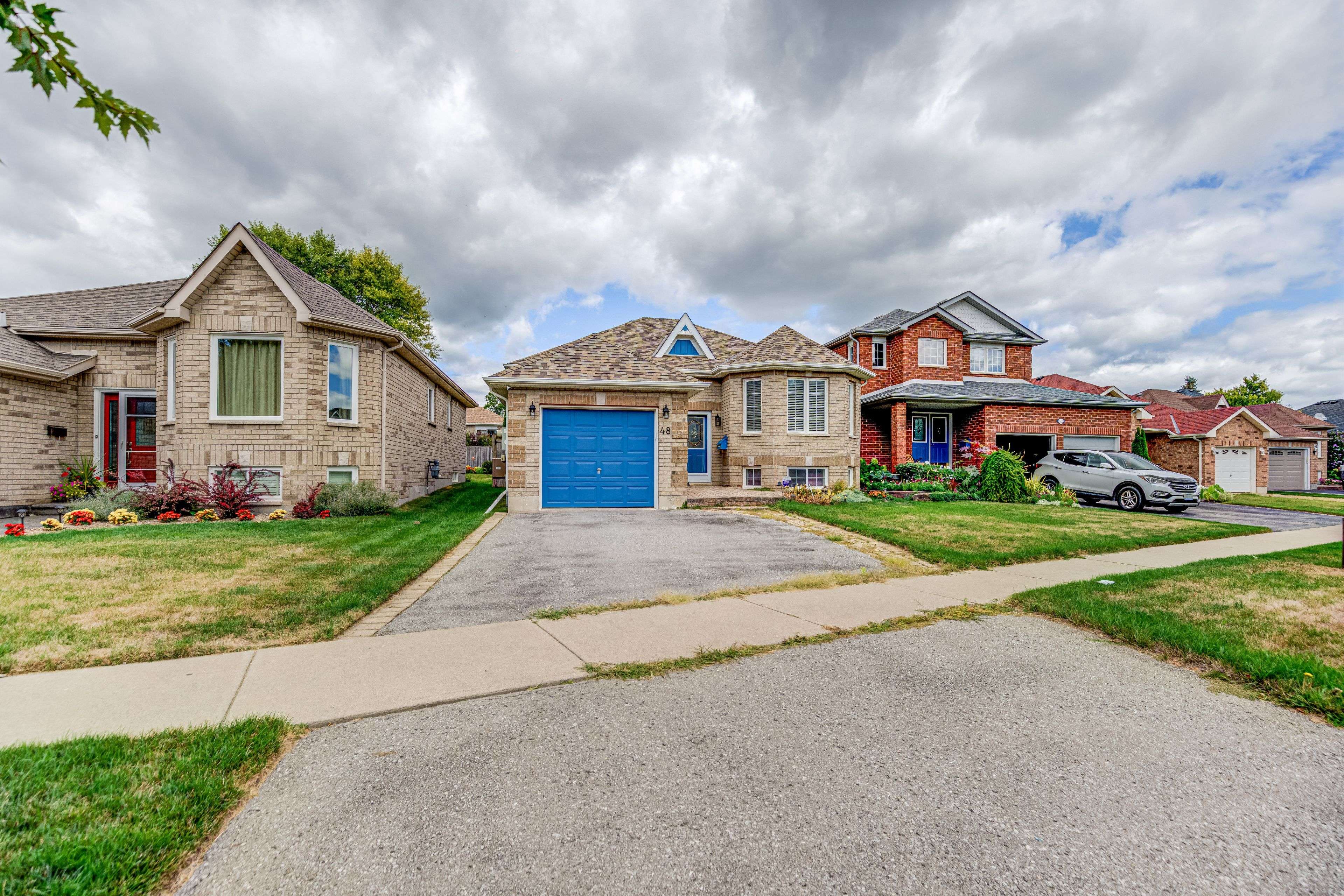 Clarington, ON L1B 1N6,48 Bloom AVE