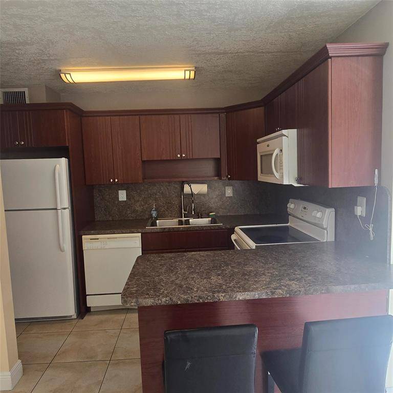 Davie, FL 33314,3680 SW 59 Ave. #8