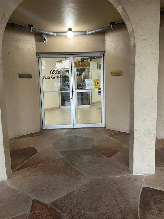 Lauderhill, FL 33319,6201 N Falls Circle Dr #309