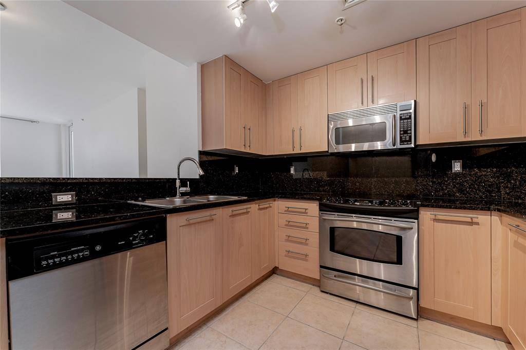 Fort Lauderdale, FL 33301,511 SE 5th Ave #803