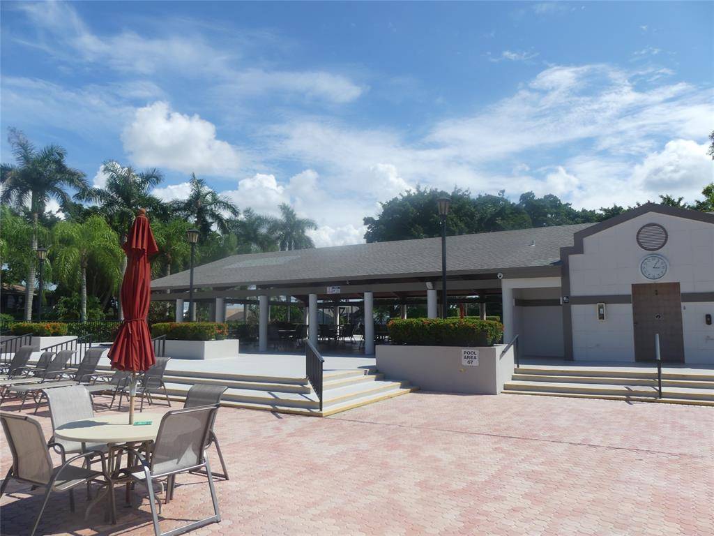 Tamarac, FL 33321,10657 W Clairmont Cir #306