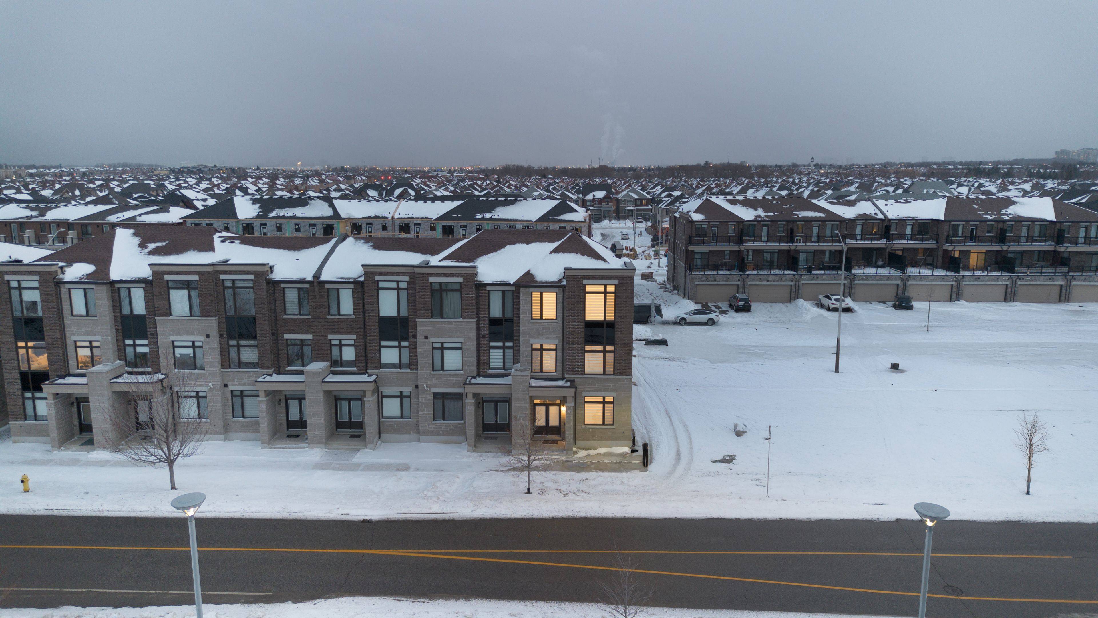 Markham, ON L3S 0G3,71 Mumbai DR