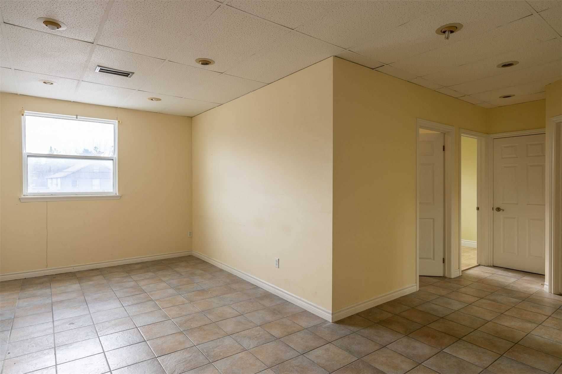 Markham, ON L3R 1M2,4418 Highway 7 ST E #203