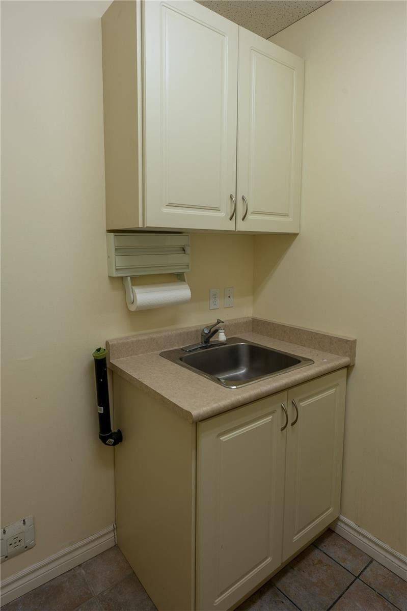 Markham, ON L3R 1M2,4418 Highway 7 ST E #203