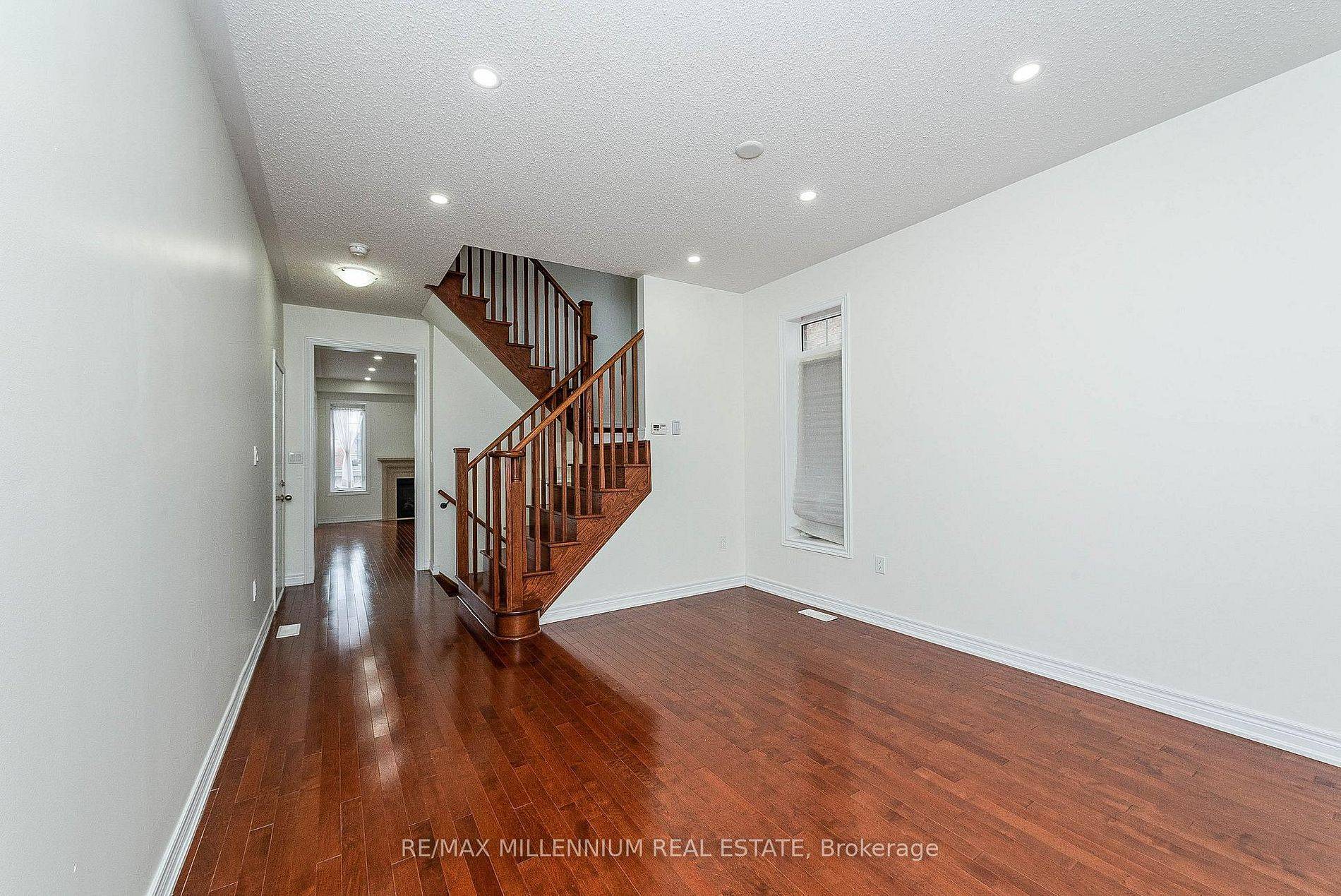 Vaughan, ON L4H 3Z9,180 Pelee AVE