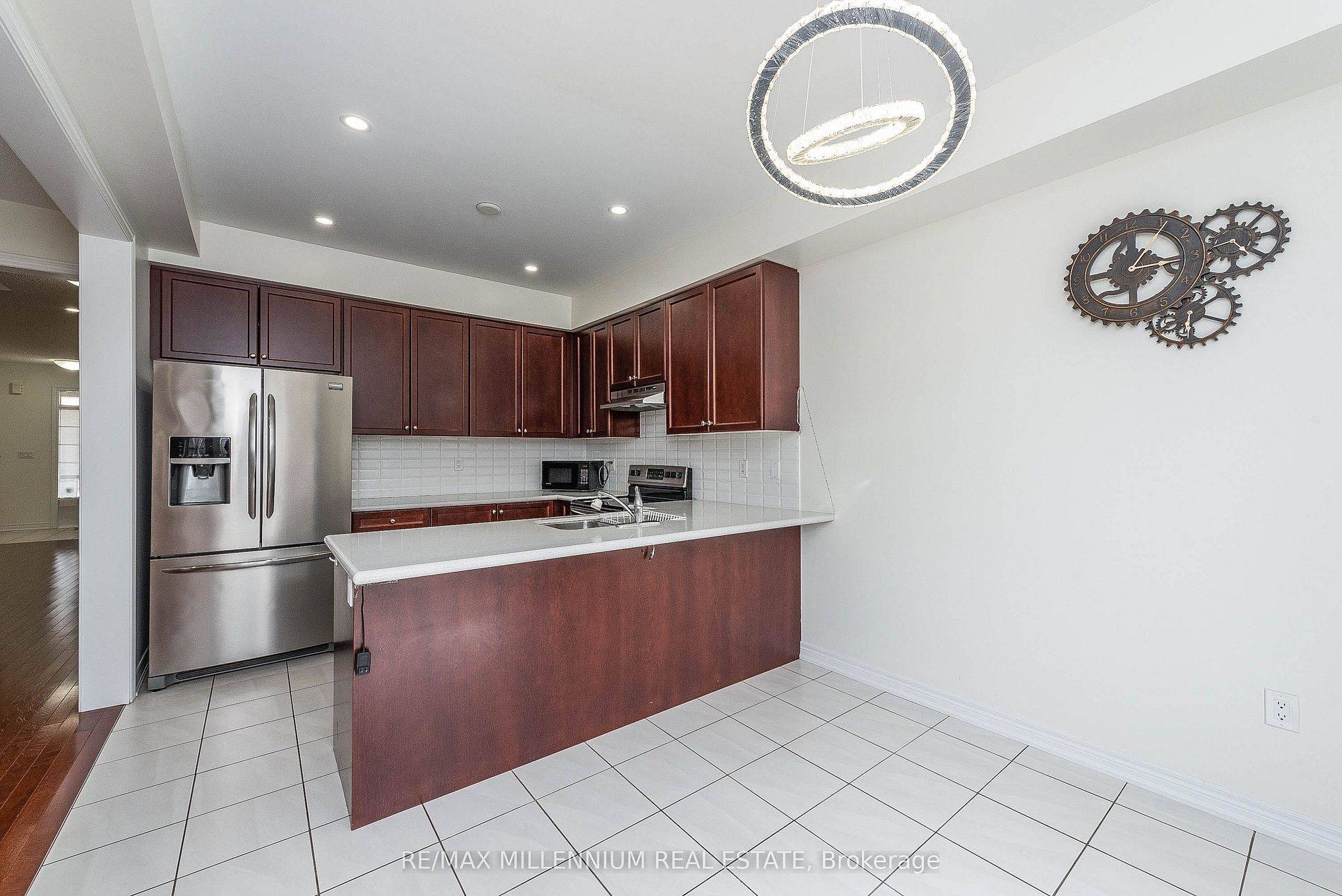 Vaughan, ON L4H 3Z9,180 Pelee AVE