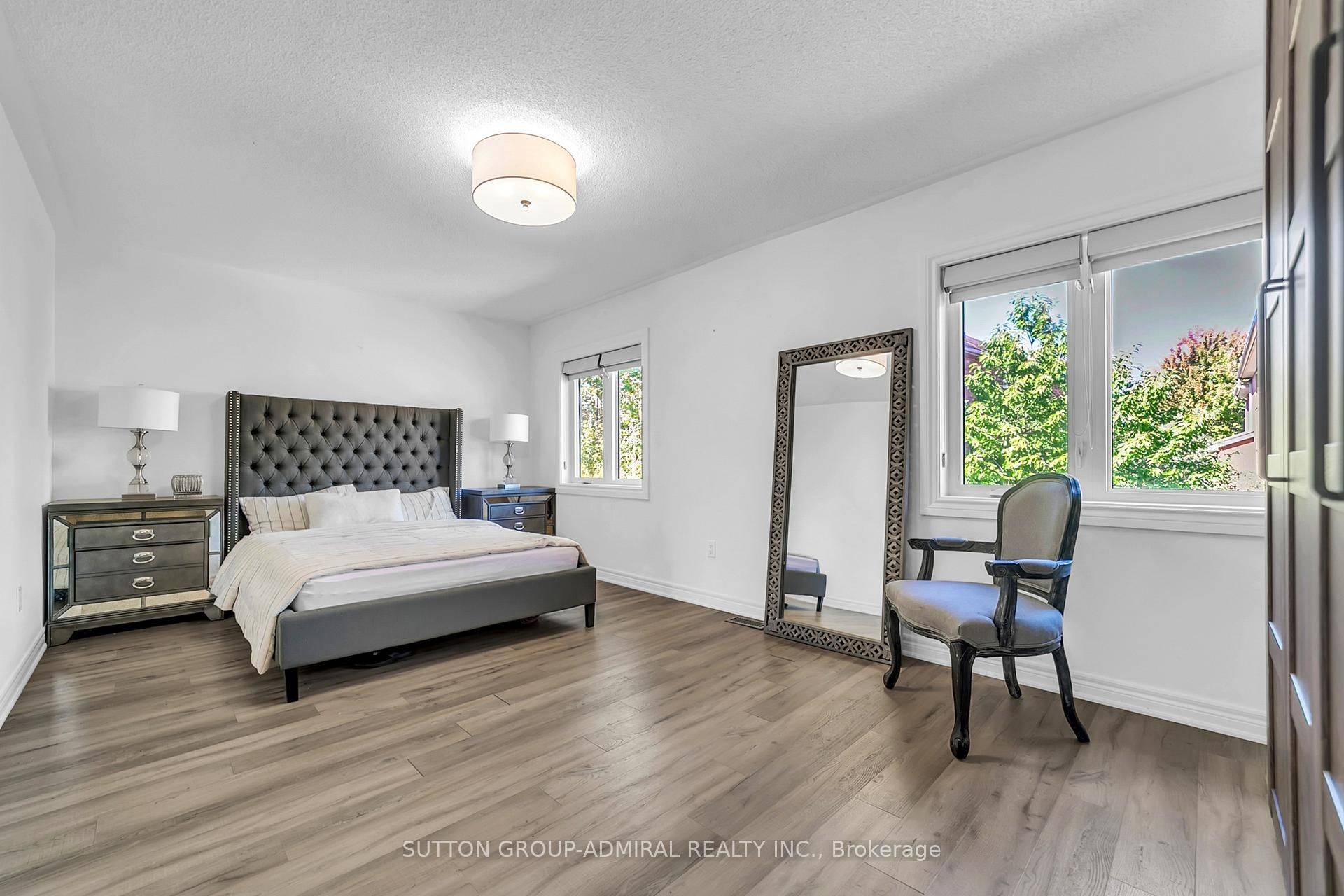 Richmond Hill, ON L4C 0L9,255 Shaftsbury AVE #64