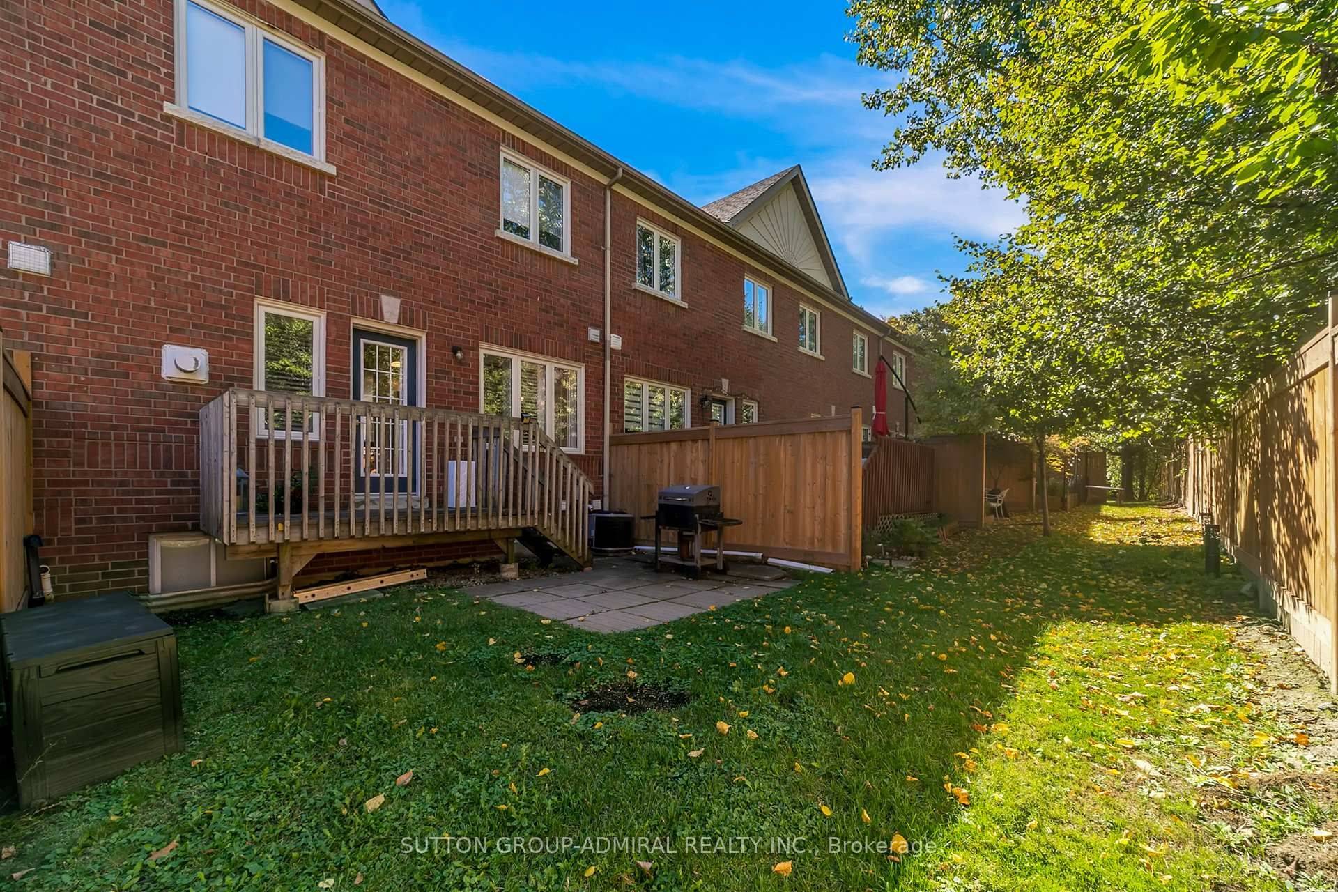 Richmond Hill, ON L4C 0L9,255 Shaftsbury AVE #64