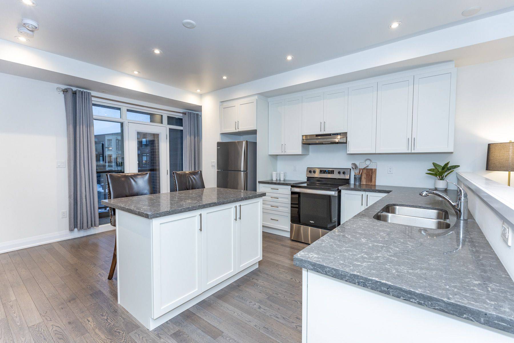 Vaughan, ON L4J 0K9,190 Moneypenny PL