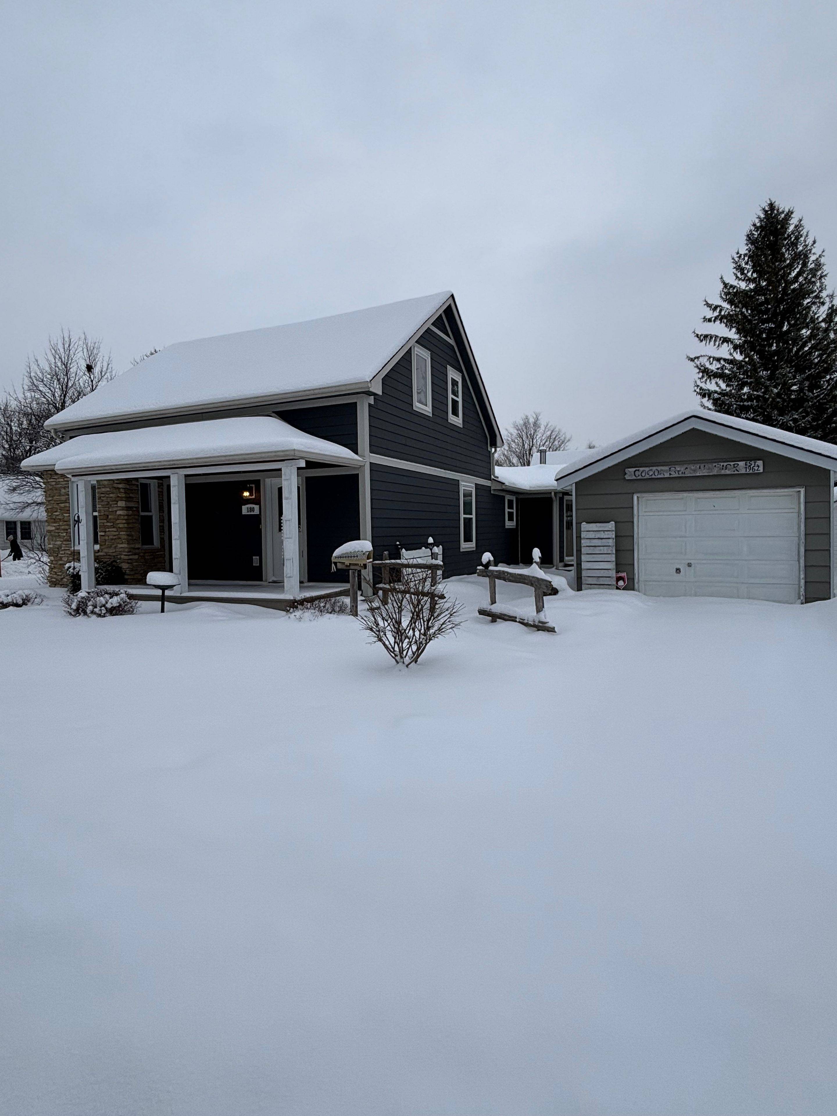 Collingwood, ON L9Y 2G5,180 NINTH ST