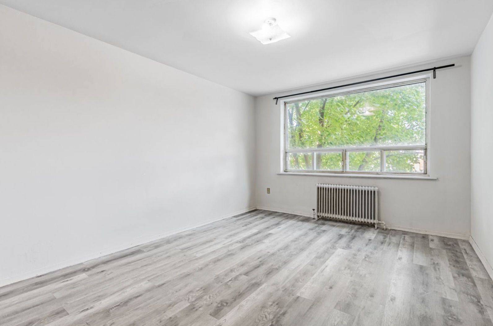 Toronto W06, ON M8V 3P9,105 Twenty Fifth ST #20