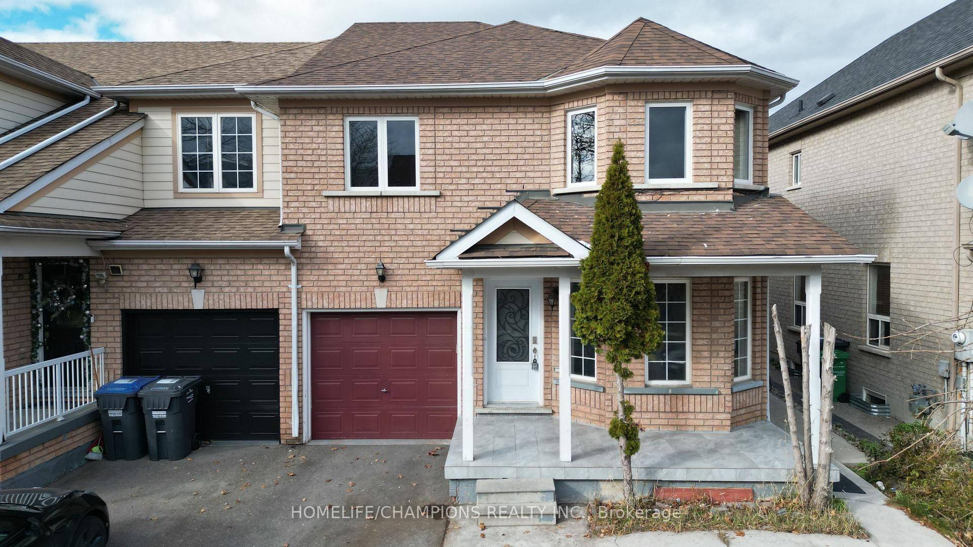 Brampton, ON L7A 2B2,15 Redfinch WAY N