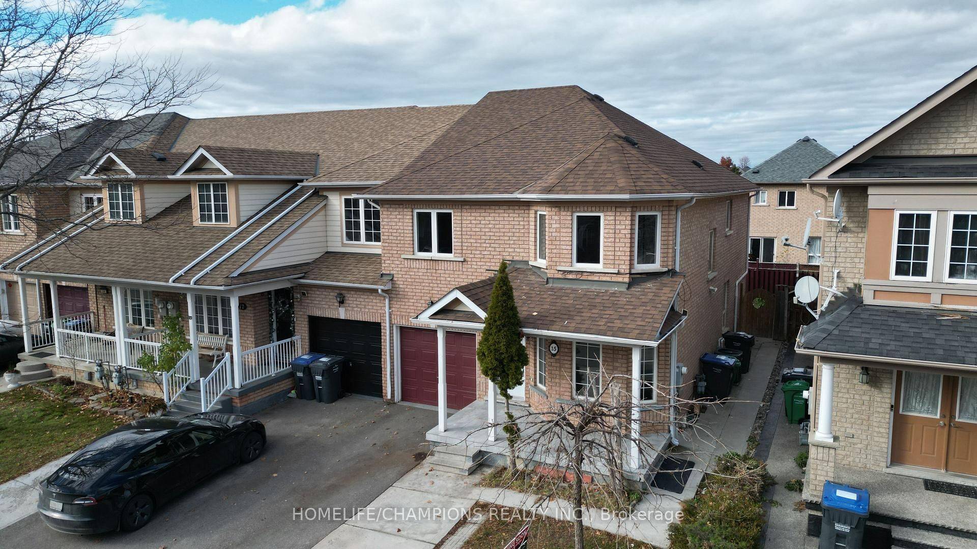 Brampton, ON L7A 2B2,15 Redfinch WAY N