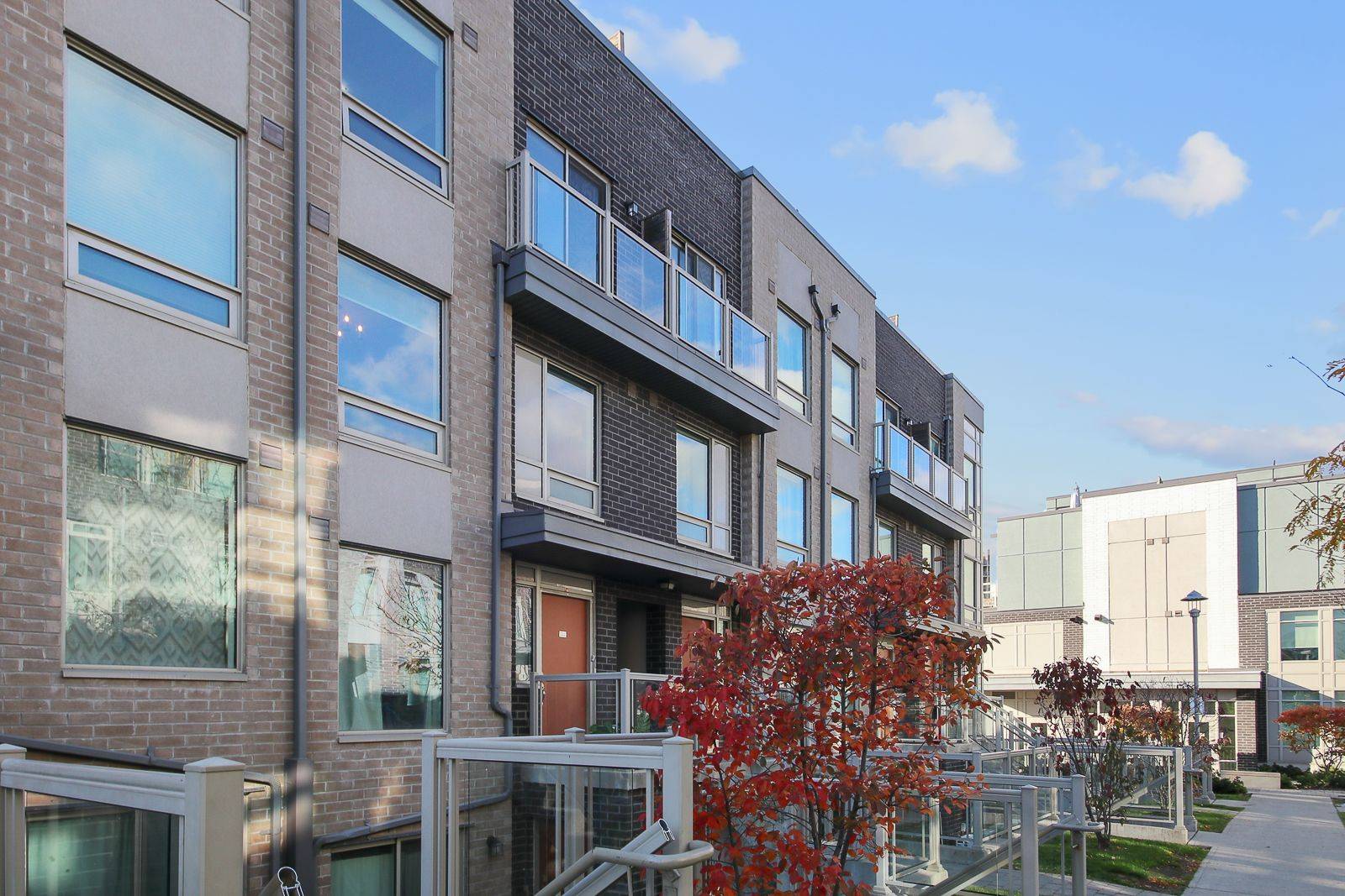 Toronto W08, ON M9C 0C1,7 Applewood LN #223