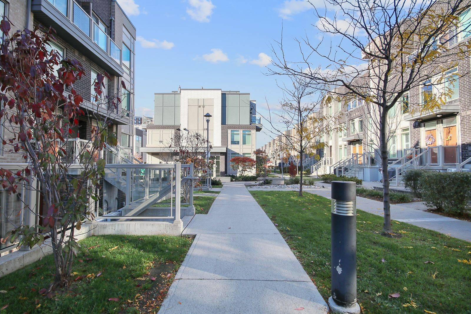 Toronto W08, ON M9C 0C1,7 Applewood LN #223