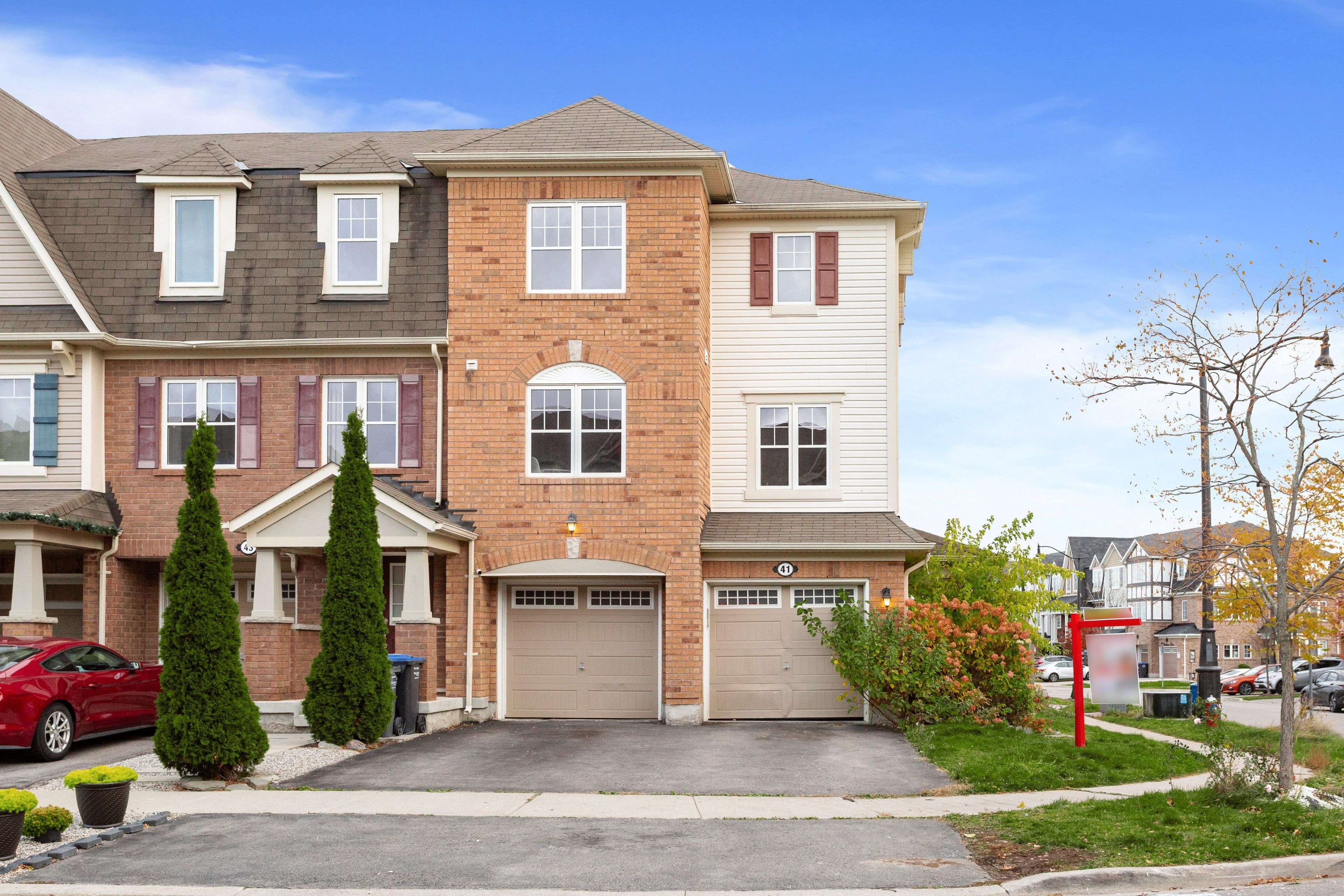 Brampton, ON L7A 0X8,41 Vanhorne Close