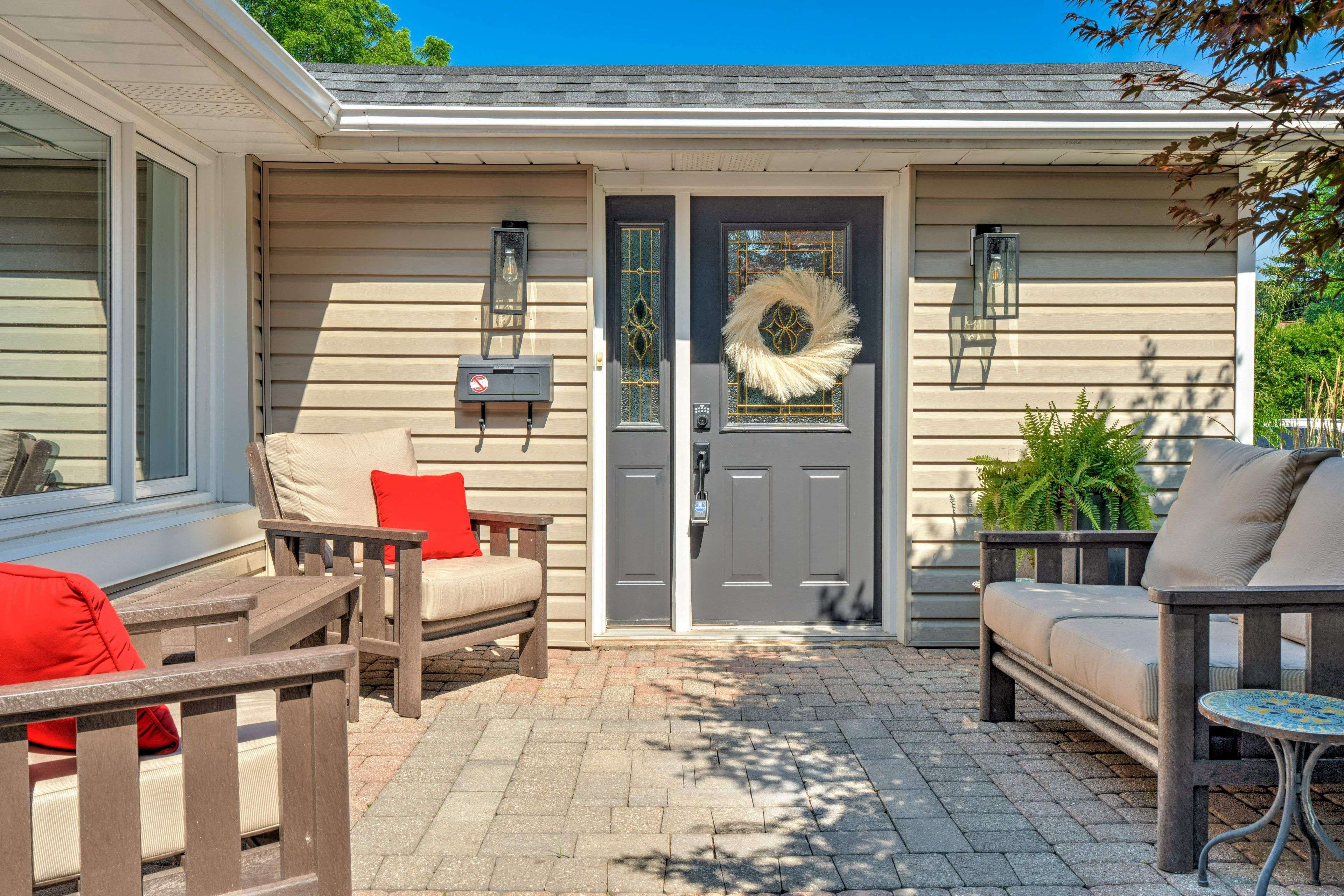 Burlington, ON L7T 1K4,258 Gardenview DR