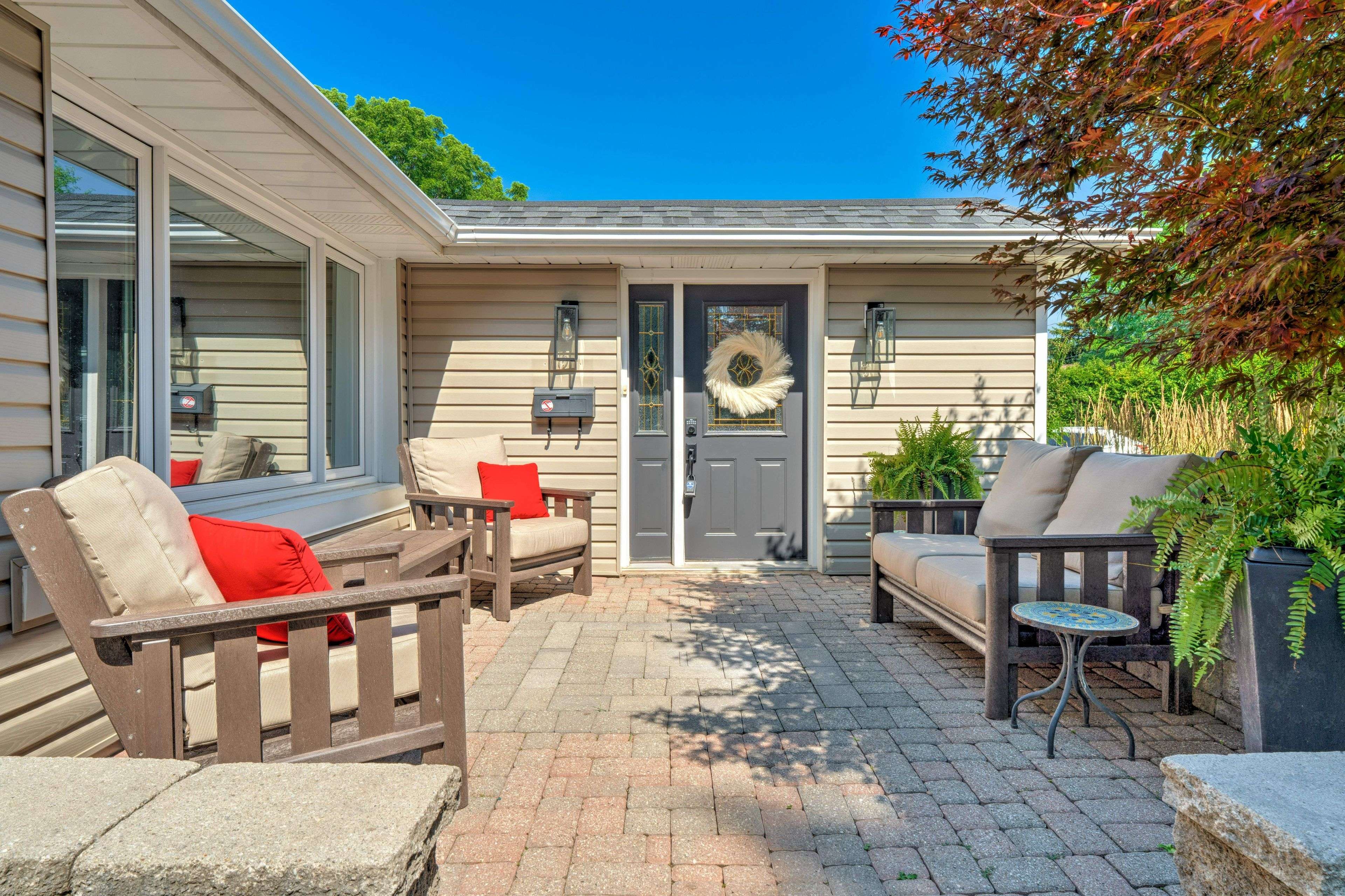 Burlington, ON L7T 1K4,258 Gardenview DR