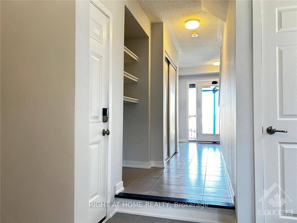 Stittsville - Munster - Richmond, ON K0A 2Z0,623 QUILTER ROW