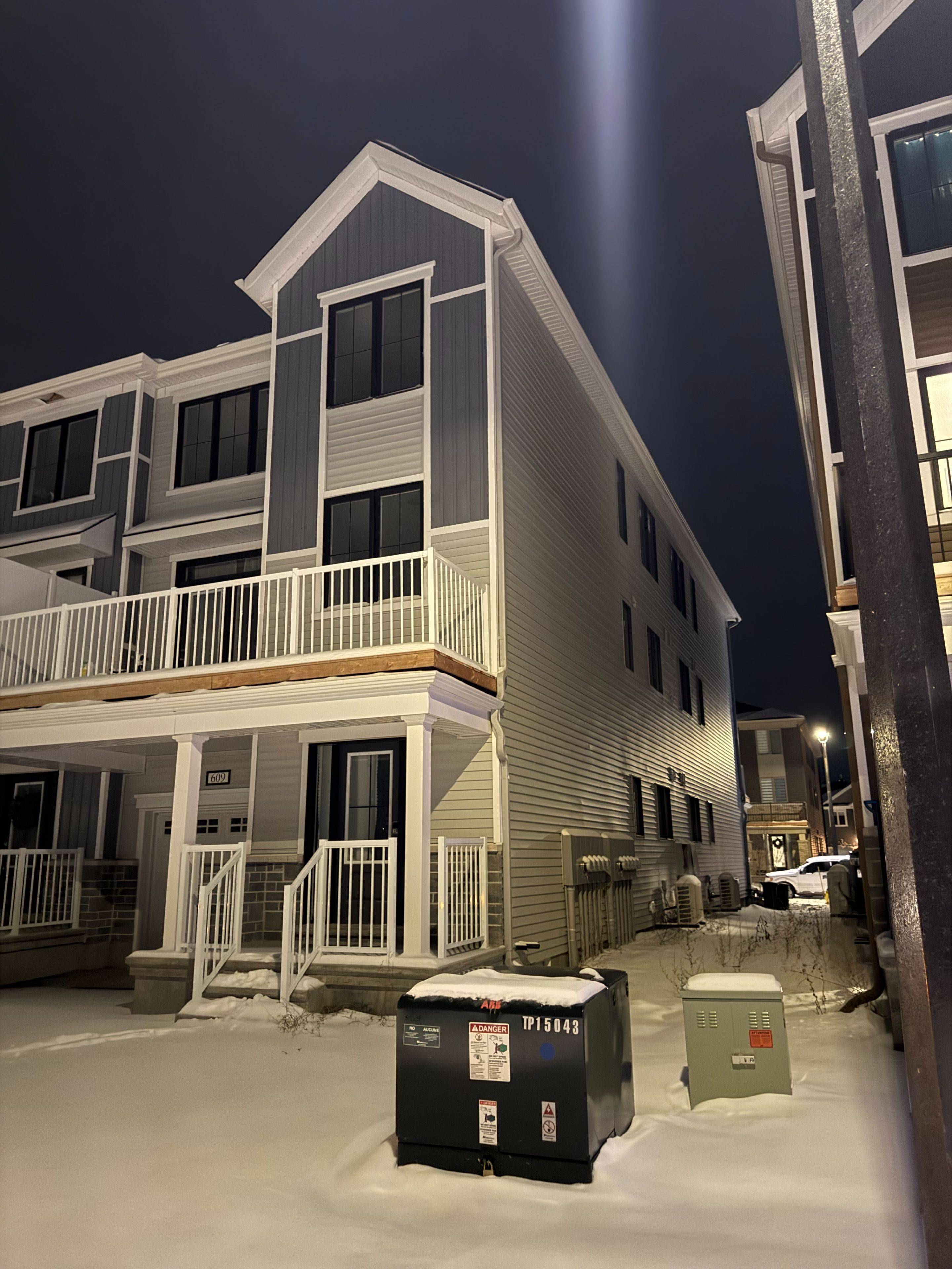 Stittsville - Munster - Richmond, ON K0A 2Z0,609 QUILTER ROW