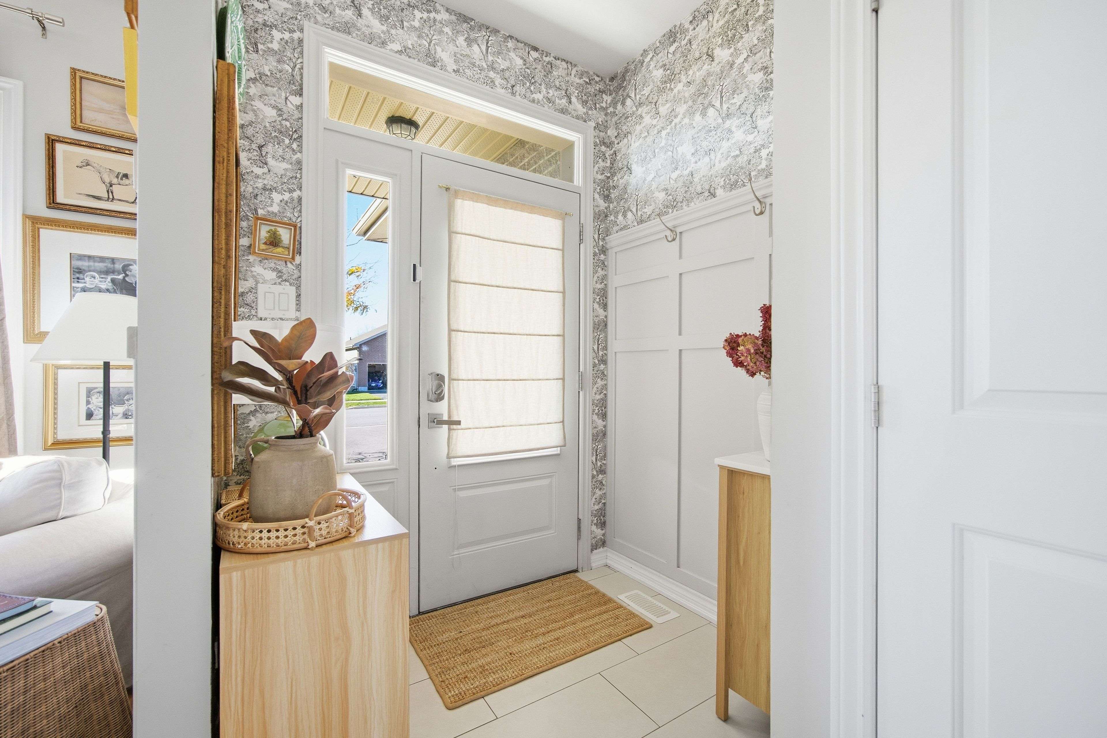 Perth, ON K7H 0B5,19 Senators Gate DR