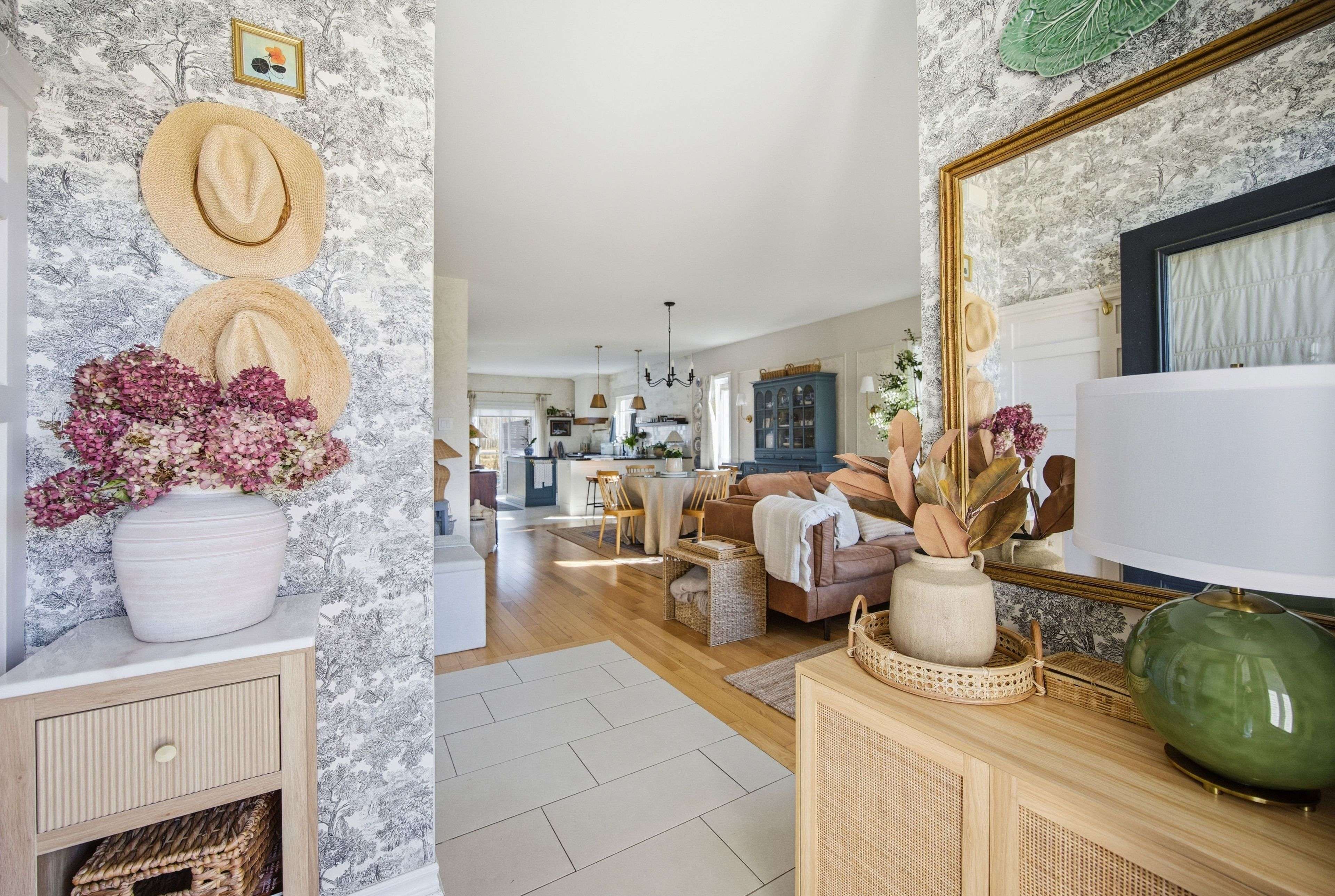 Perth, ON K7H 0B5,19 Senators Gate DR