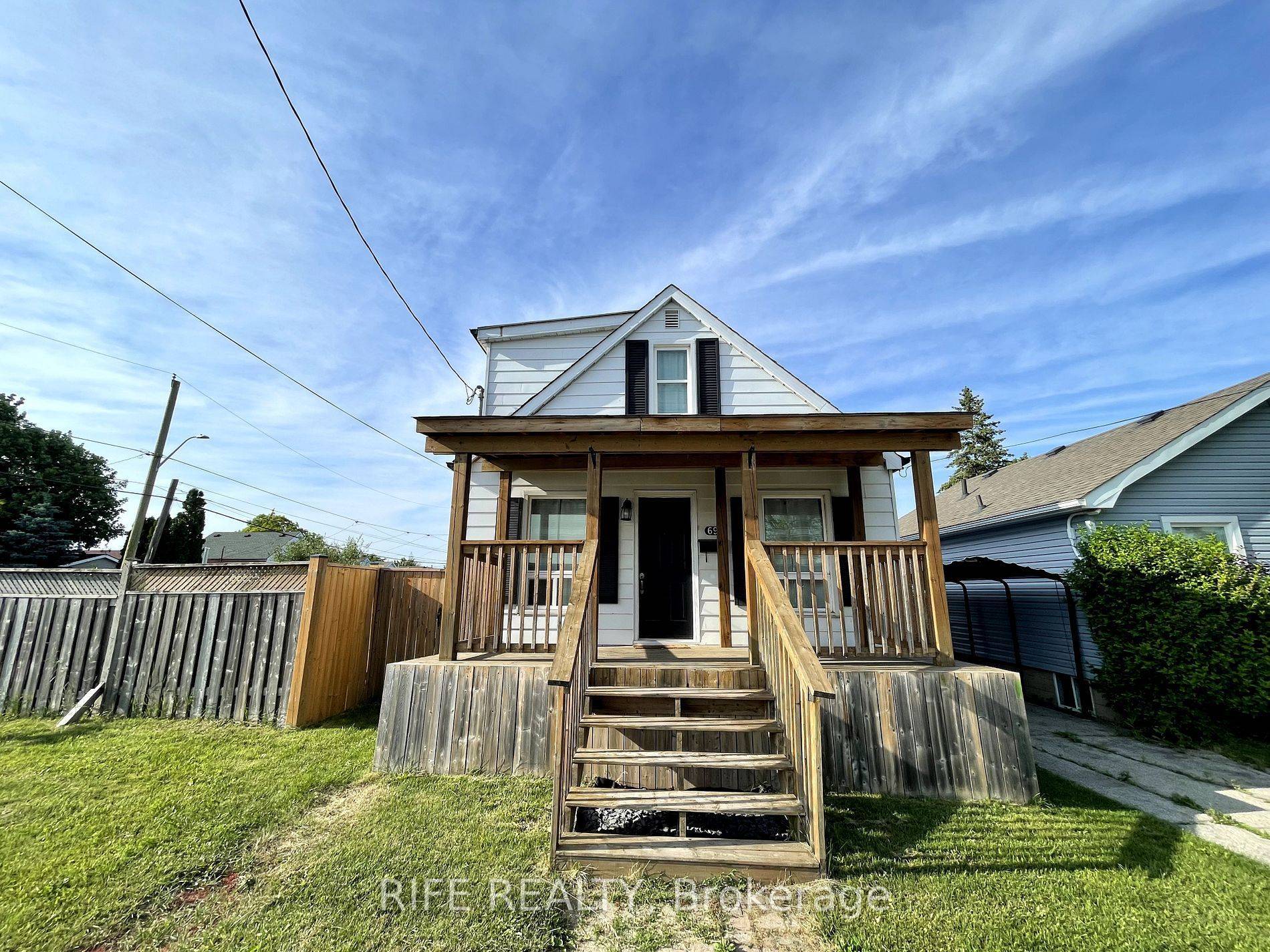 Hamilton, ON L8H 3R1,691 Rennie ST